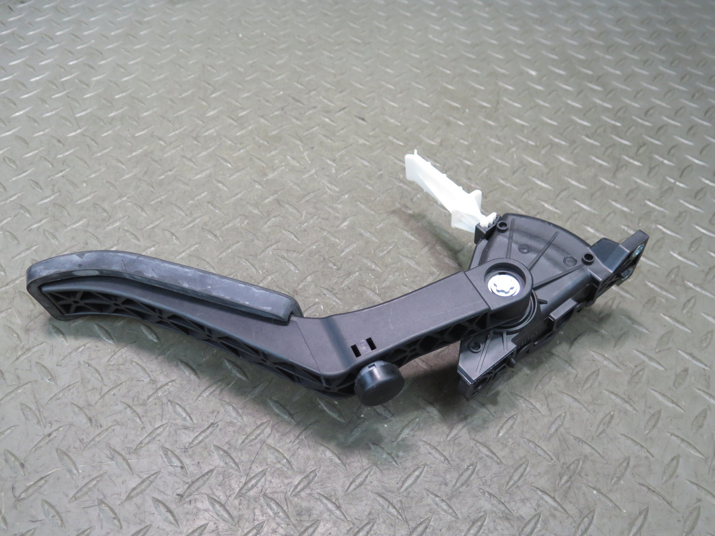 2011-2018 Porsche Cayenne 958 Gas Acceleration Pedal Sensor 7L0723507D