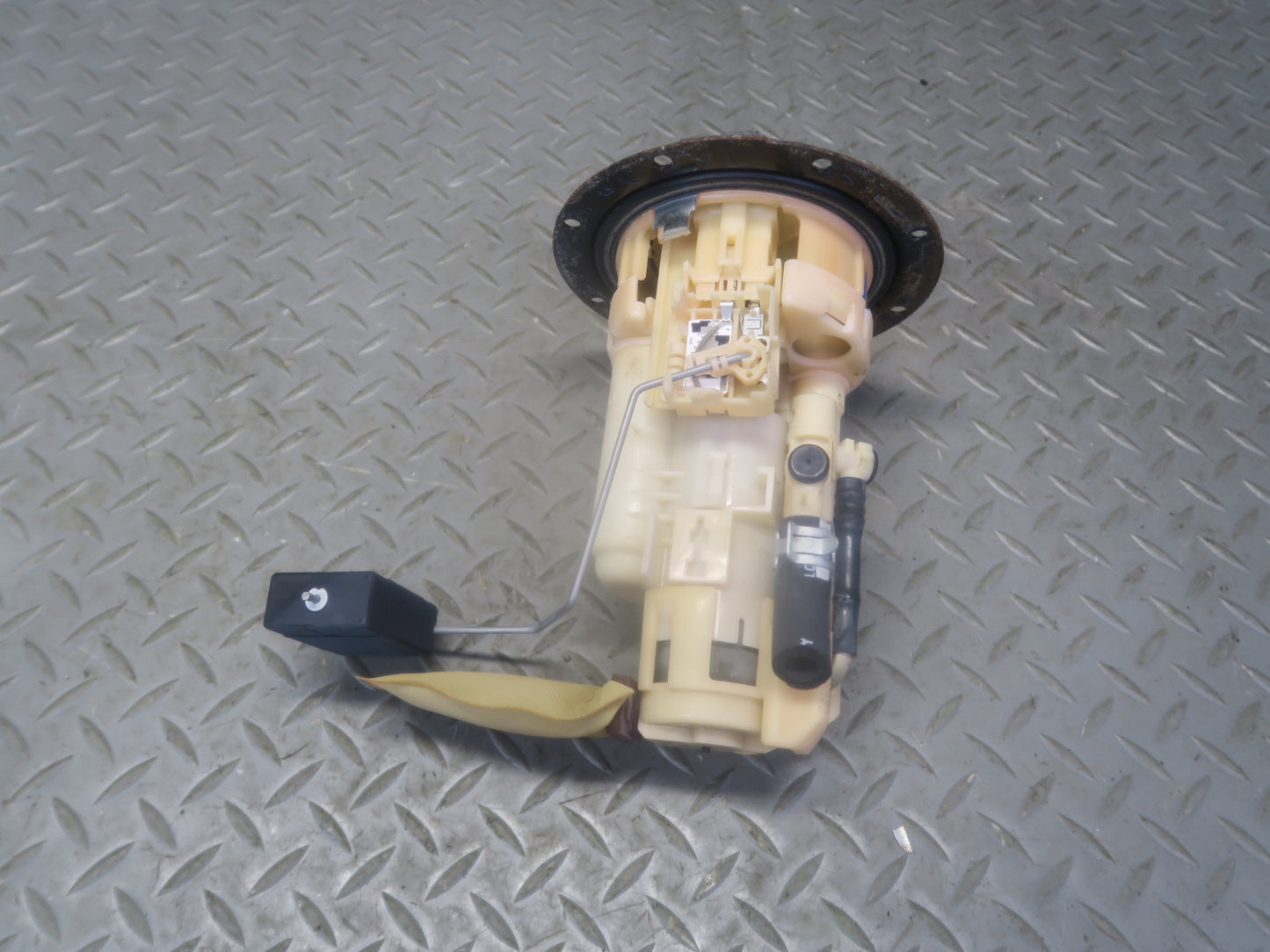 01-05 Lexus JCE10L IS300 Set of 2 Fuel Pump Level Sensor Sending Unit OEM
