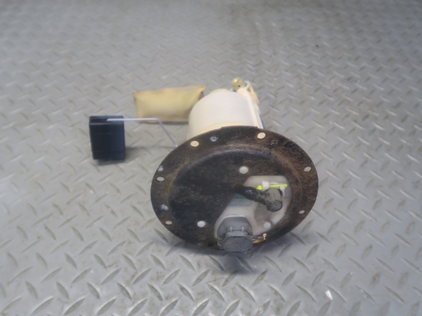 01-05 Lexus JCE10L IS300 Set of 2 Fuel Pump Level Sensor Sending Unit OEM