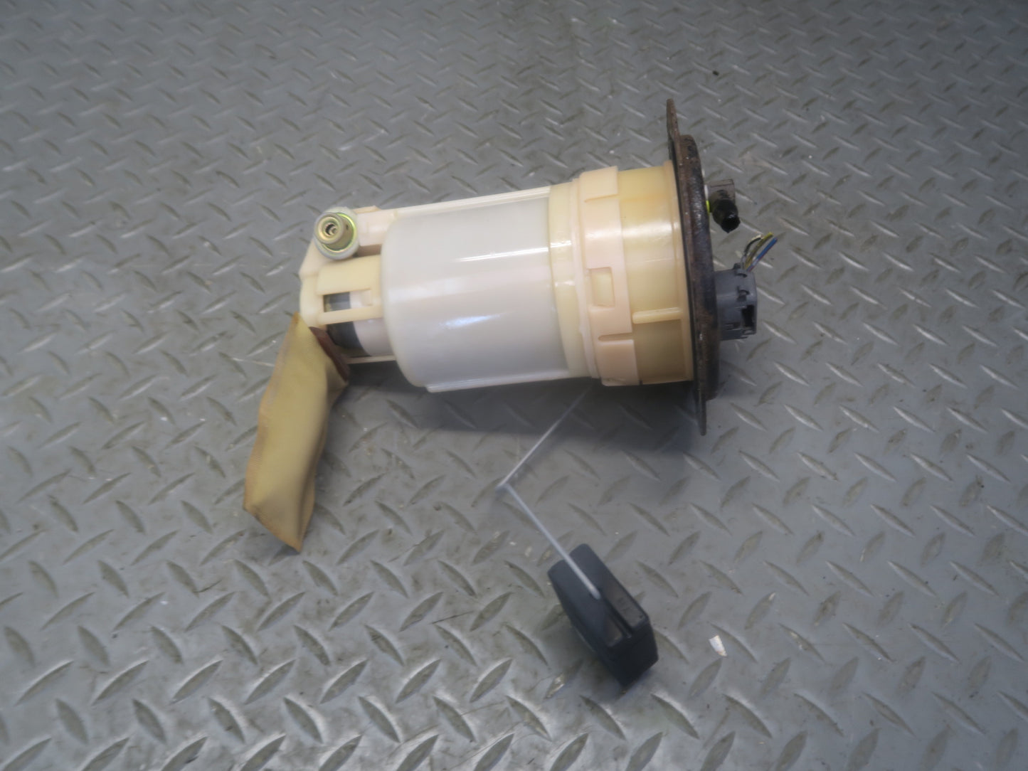 01-05 Lexus JCE10L IS300 Set of 2 Fuel Pump Level Sensor Sending Unit OEM