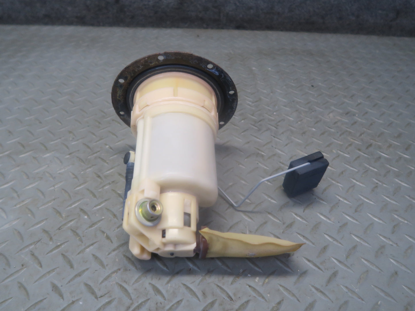 01-05 Lexus JCE10L IS300 Set of 2 Fuel Pump Level Sensor Sending Unit OEM