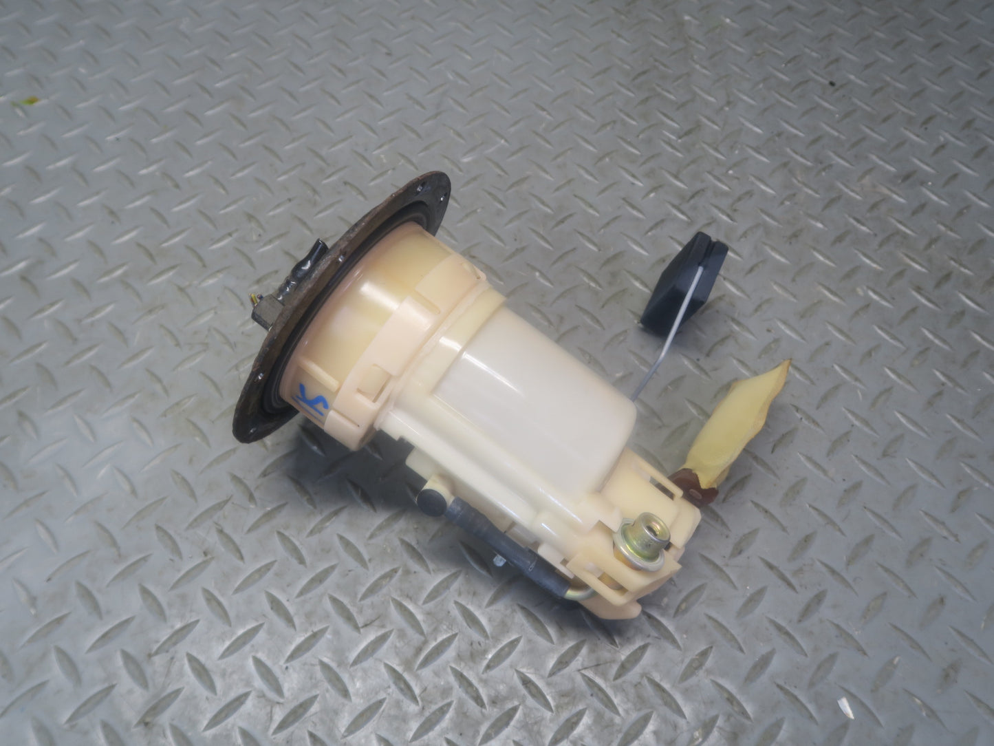 01-05 Lexus JCE10L IS300 Set of 2 Fuel Pump Level Sensor Sending Unit OEM