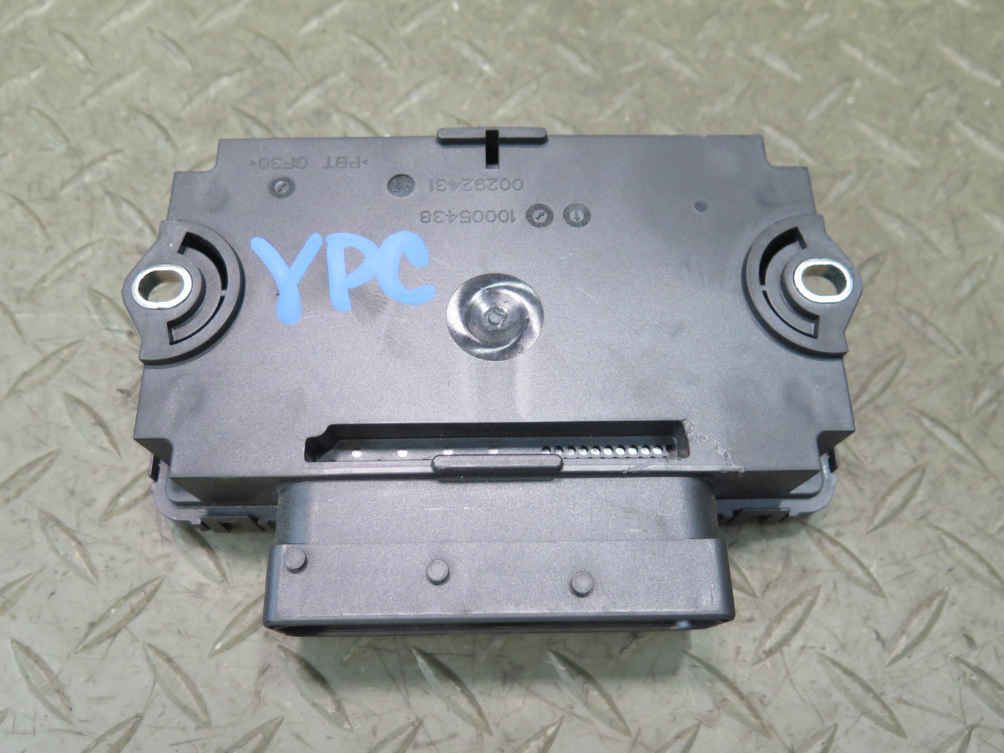 2011-2018 Porsche Cayenne 958 Parking Brake Control Module 7P0907801F