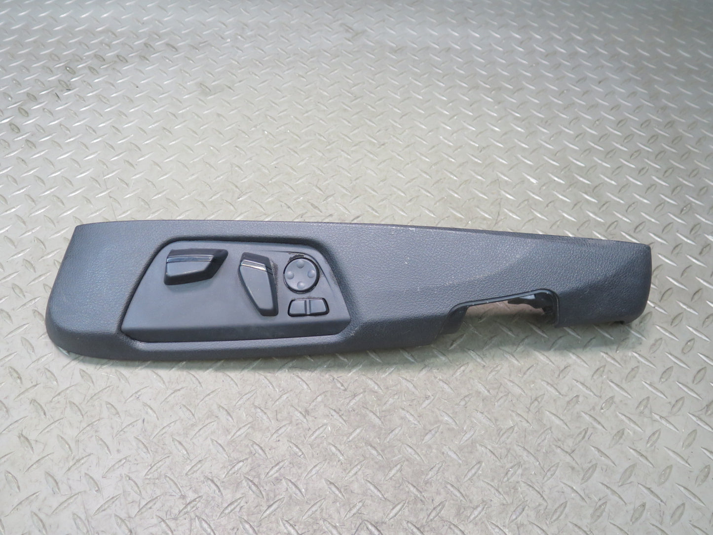 2015-2020 BMW F82 M4 Front Right Pass Side Seat Adjustment Control Switch Panel