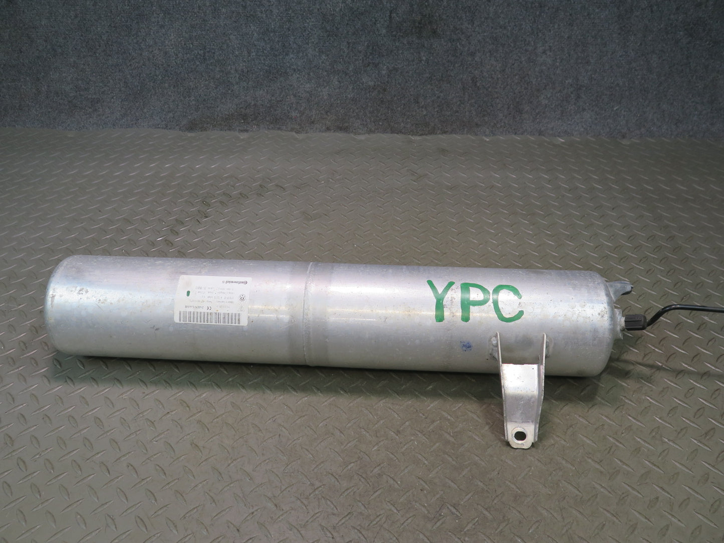 2011-2018 Porsche Cayenne 958 Air Suspension Tank Reservoir 7P0616201A