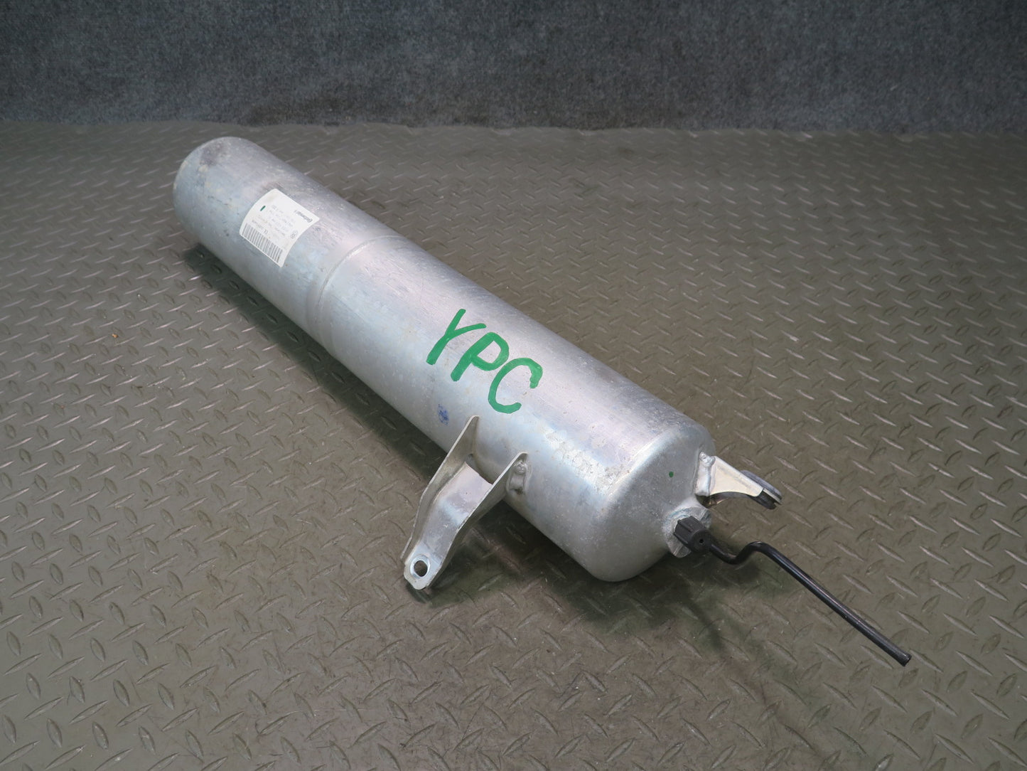 2011-2018 Porsche Cayenne 958 Air Suspension Tank Reservoir 7P0616201A