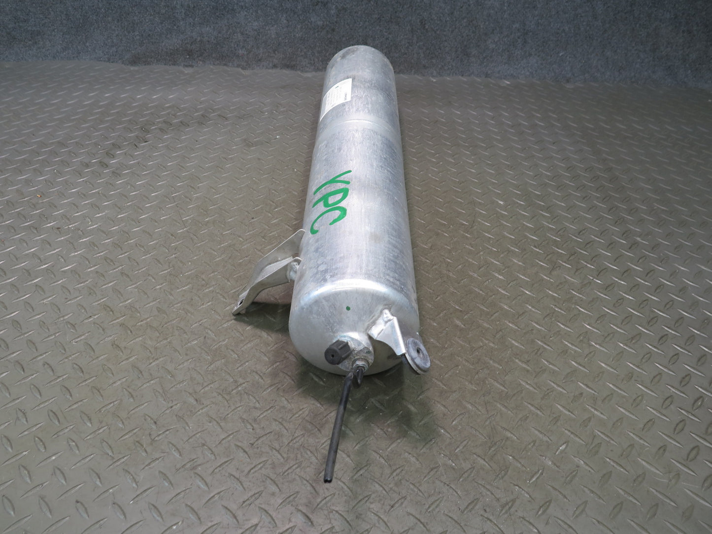 2011-2018 Porsche Cayenne 958 Air Suspension Tank Reservoir 7P0616201A