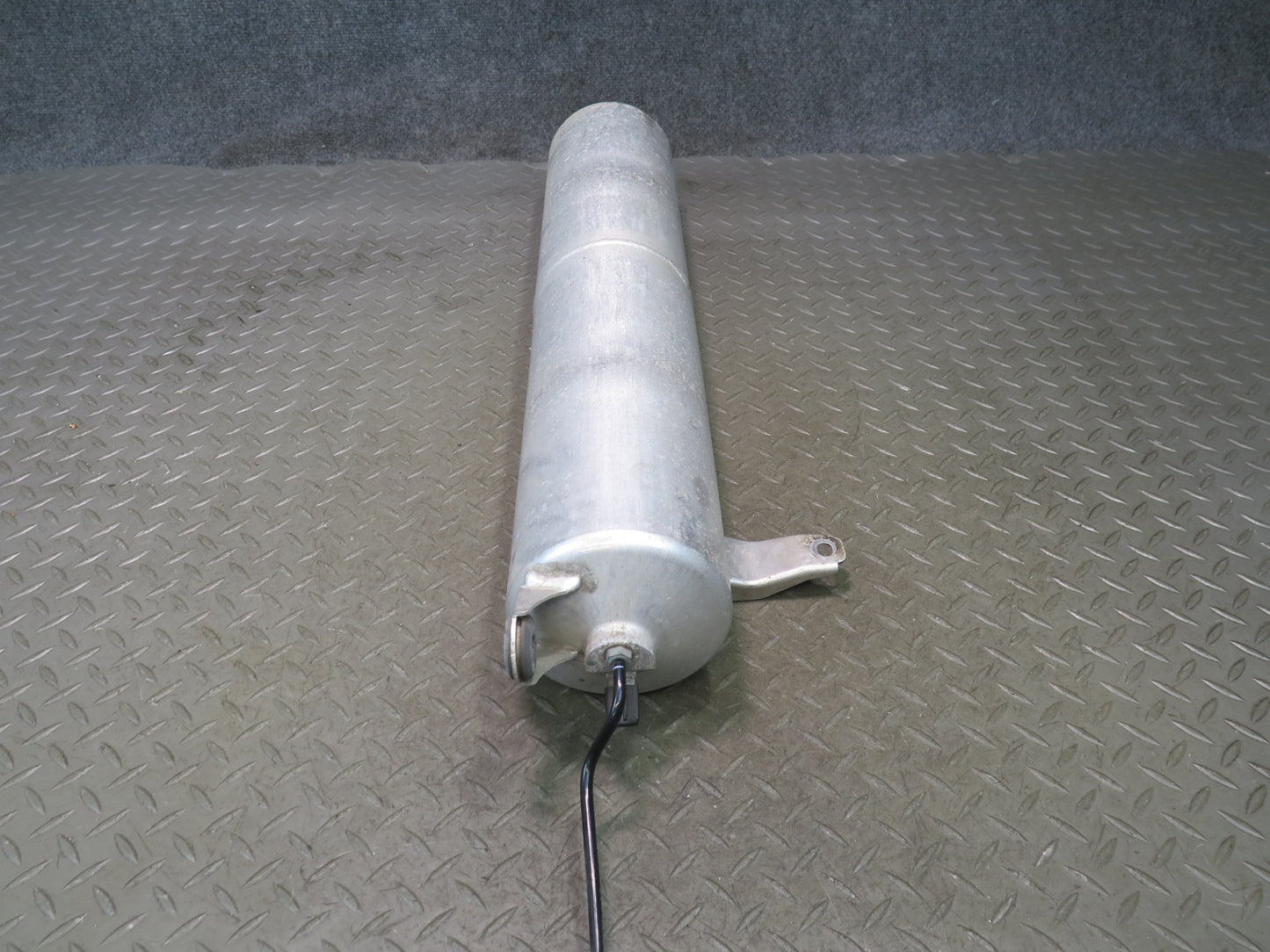2011-2018 Porsche Cayenne 958 Air Suspension Tank Reservoir 7P0616201A