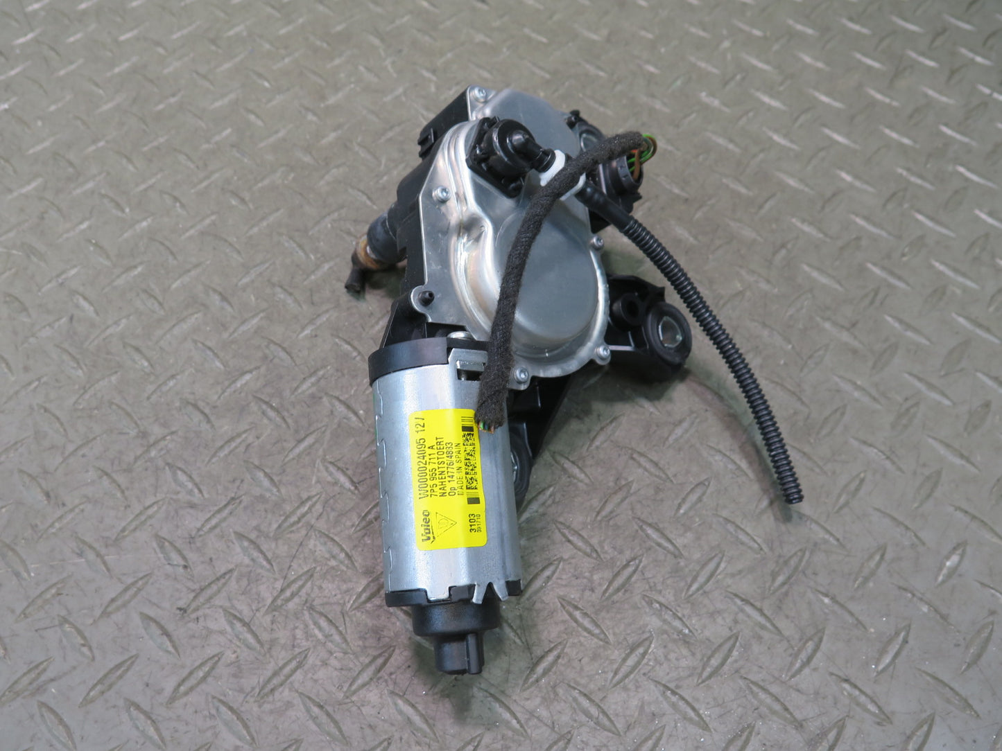 2011-2018 Porsche Cayenne 958 Rear Trunk Lid Tailgate Liftgate Wiper Motor
