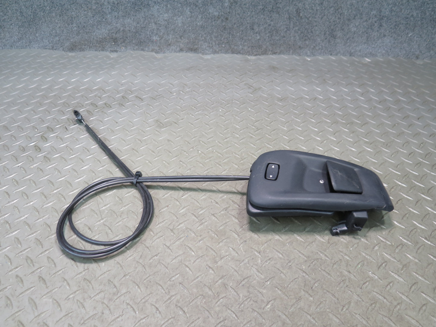 2015-2020 BMW F82 M4 Front Right Side Seat Backrest Unlocking Unit Set
