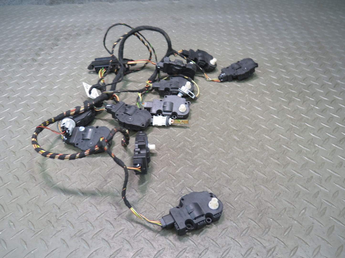 2011-2018 Porsche Cayenne 958 A/C Heater Flap Door Actuator Motor Wiring Set