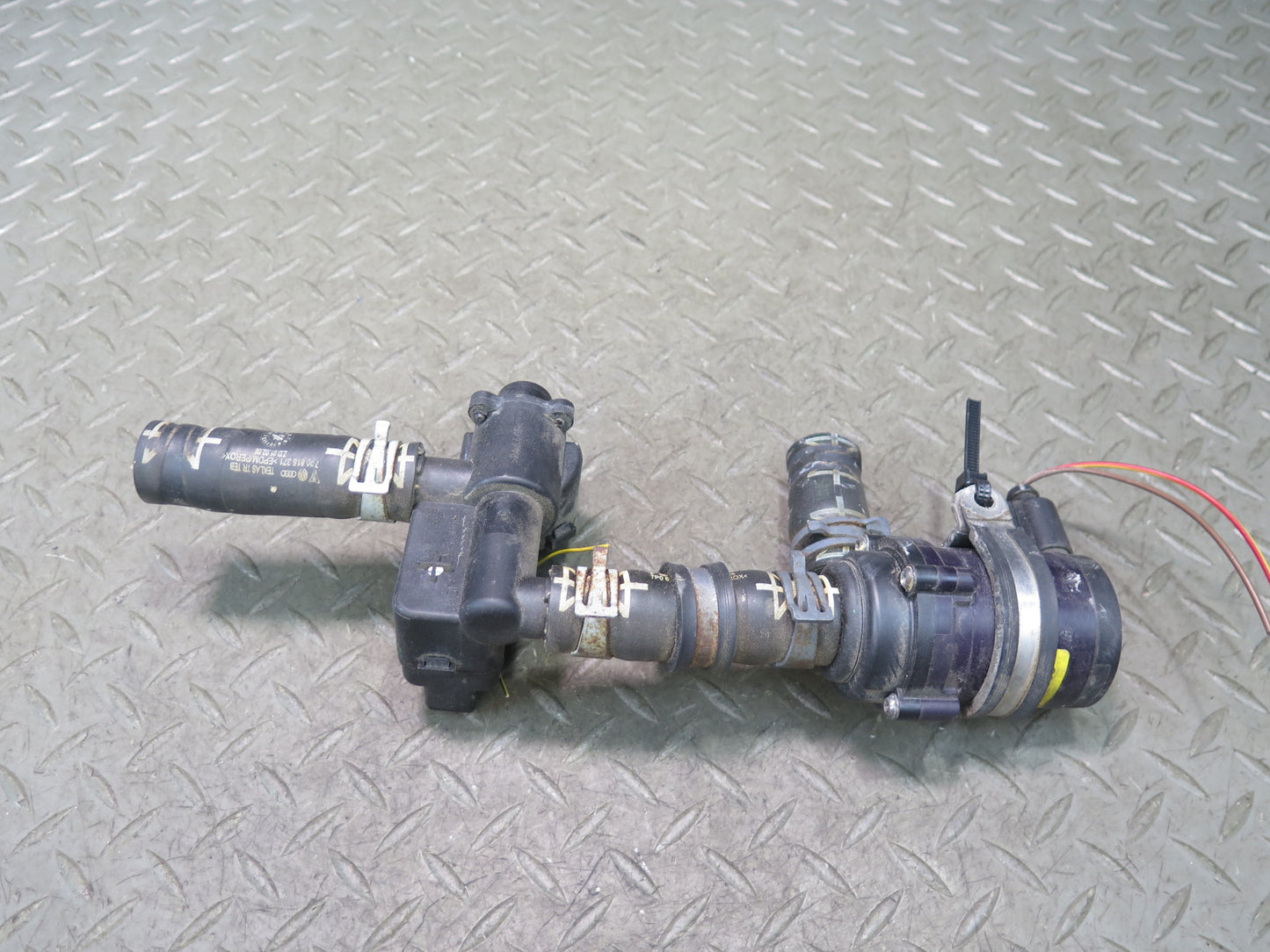 11-14 Porsche Cayenne 958 4.8L Hvac Heater Water Control  Auxiliary Valve Set