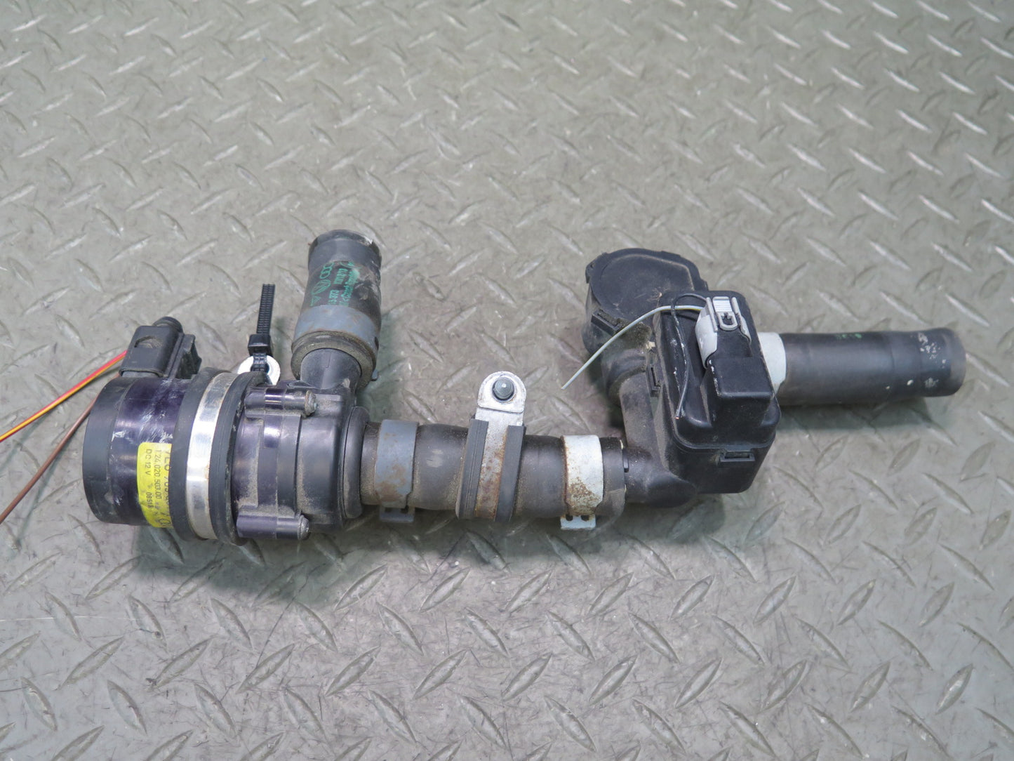 11-14 Porsche Cayenne 958 4.8L Hvac Heater Water Control  Auxiliary Valve Set