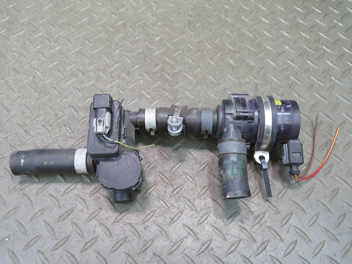 11-14 Porsche Cayenne 958 4.8L Hvac Heater Water Control  Auxiliary Valve Set