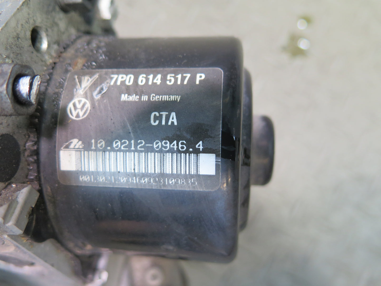2013-2014 Porsche Cayenne 958 GTS Anti Lock Brake ABS Pump Module 7P0614517P