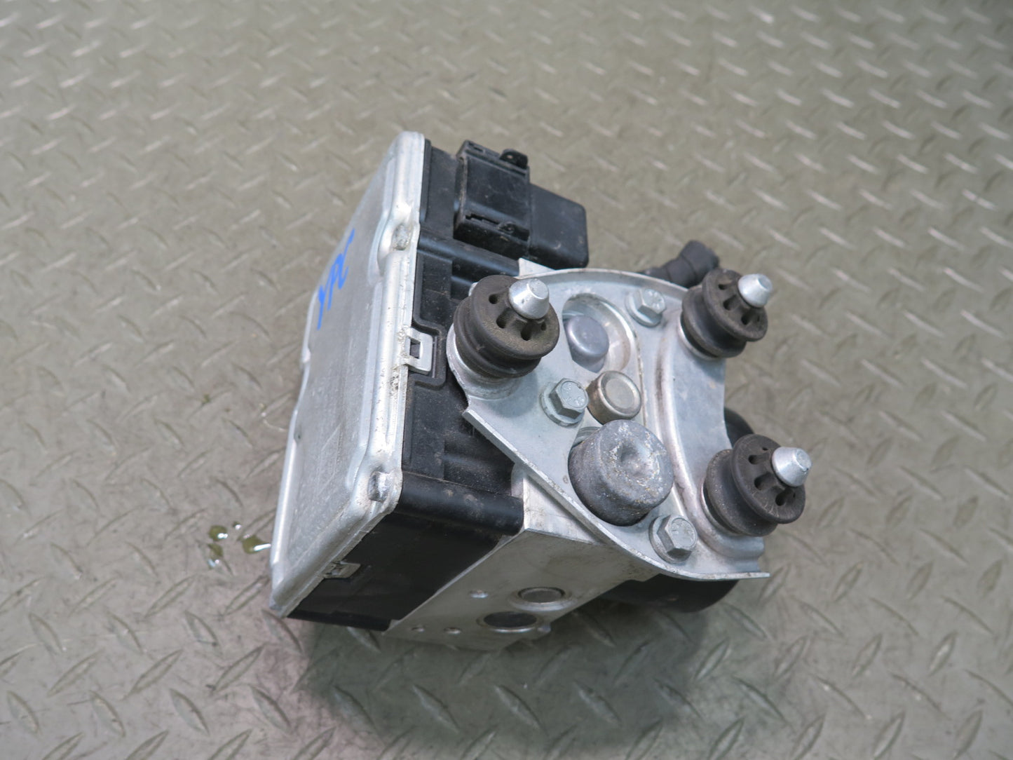 2013-2014 Porsche Cayenne 958 GTS Anti Lock Brake ABS Pump Module 7P0614517P