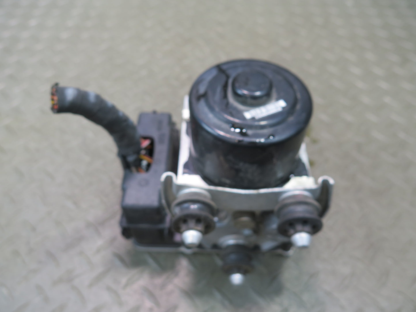 2013-2014 Porsche Cayenne 958 GTS Anti Lock Brake ABS Pump Module 7P0614517P