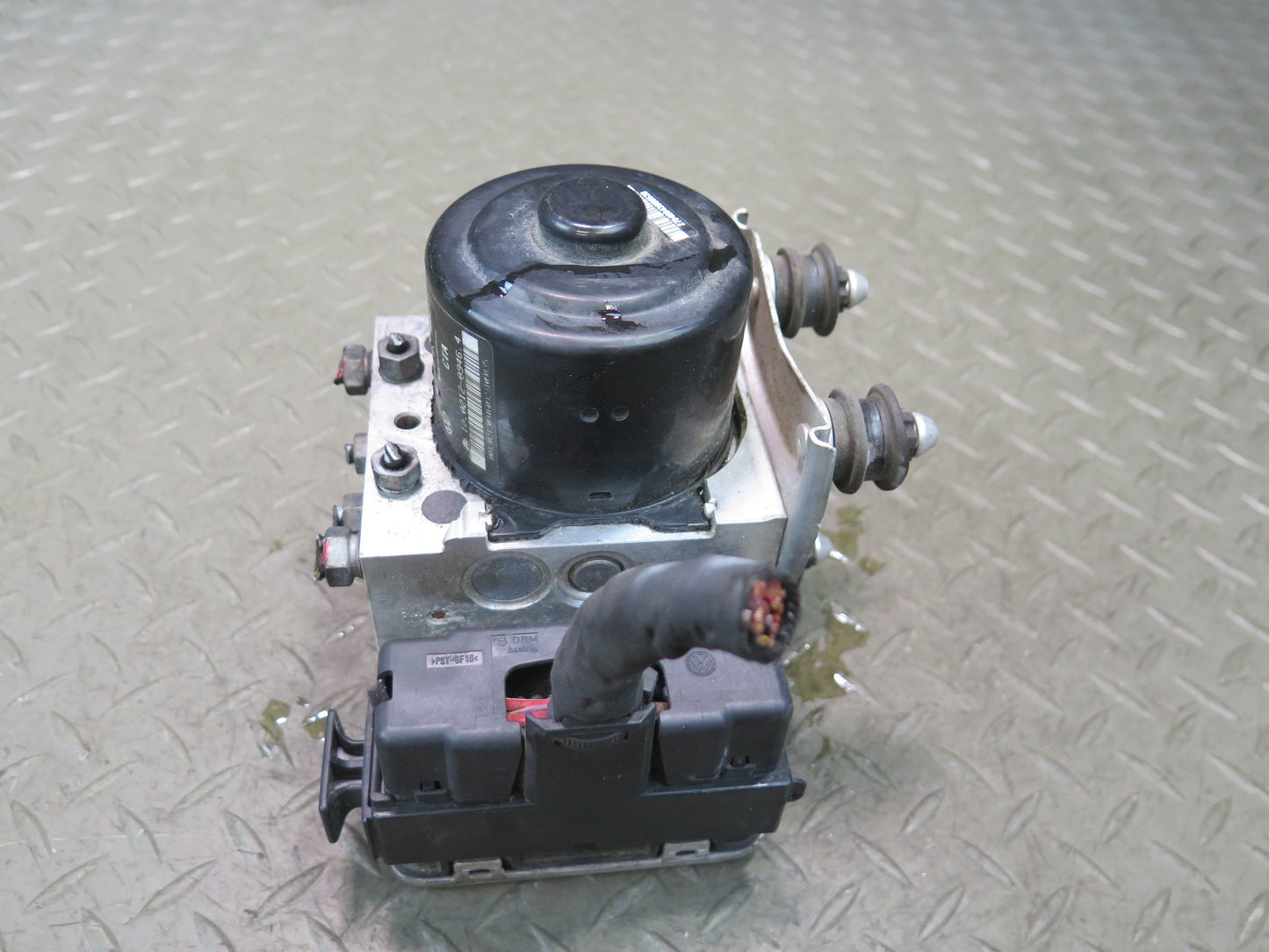 2013-2014 Porsche Cayenne 958 GTS Anti Lock Brake ABS Pump Module 7P0614517P