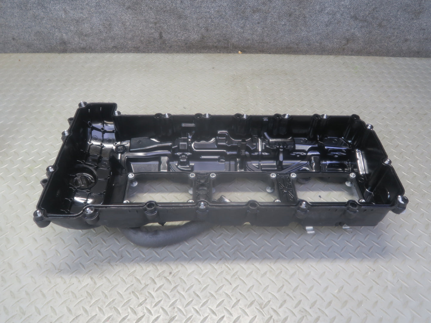 2015-2020 BMW F82 F83 M4 S55 Engine Cylinder Head Valve Cover