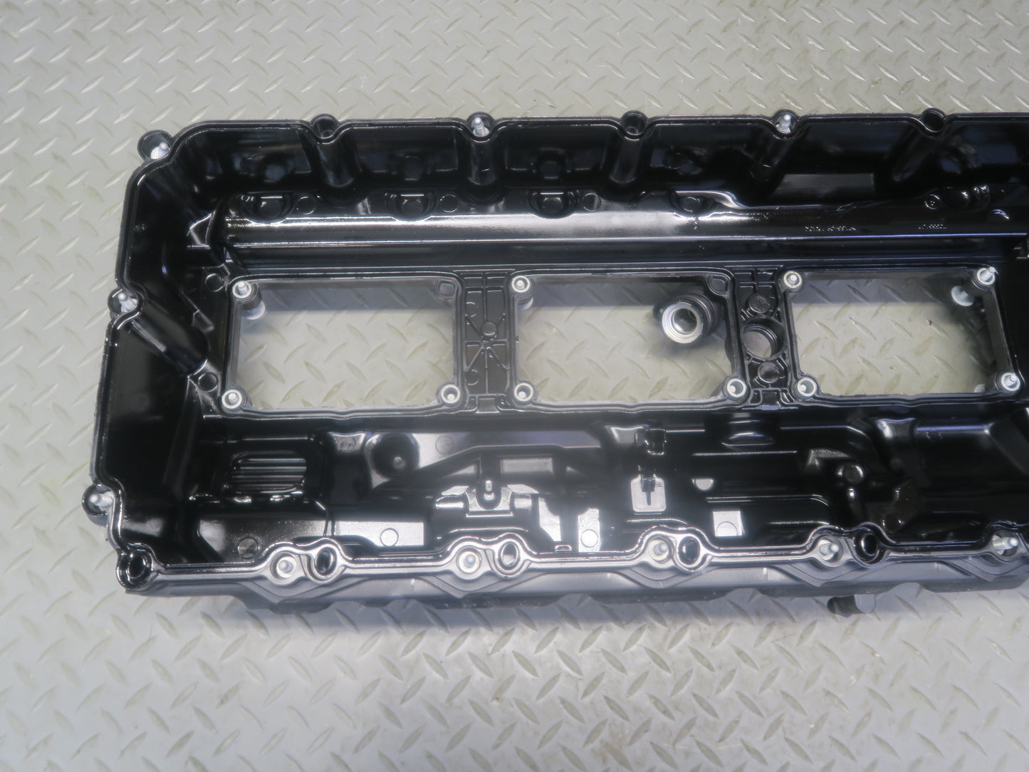 2015-2020 BMW F82 F83 M4 S55 Engine Cylinder Head Valve Cover