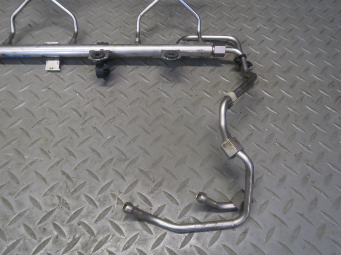 2015-2020 BMW F82 F83 M4 S55 Engine High Pressure Fuel Injector Line Rail