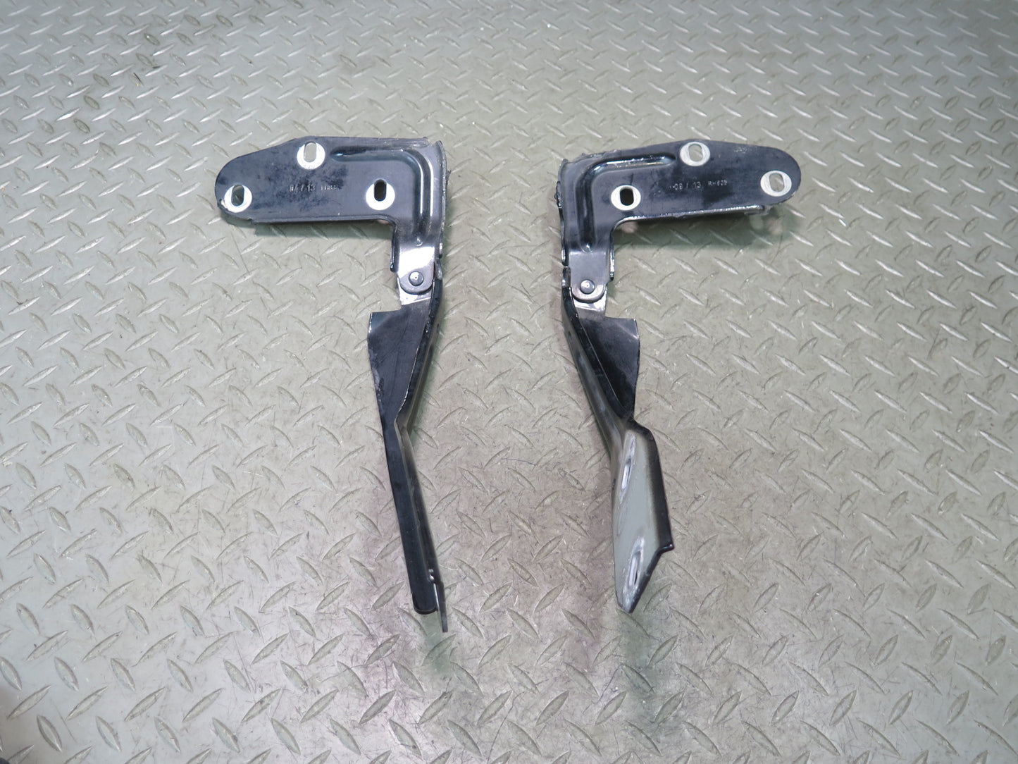 2011-2014 Porsche Cayenne 958 Front Left & Right Hood Hinge Set of 2