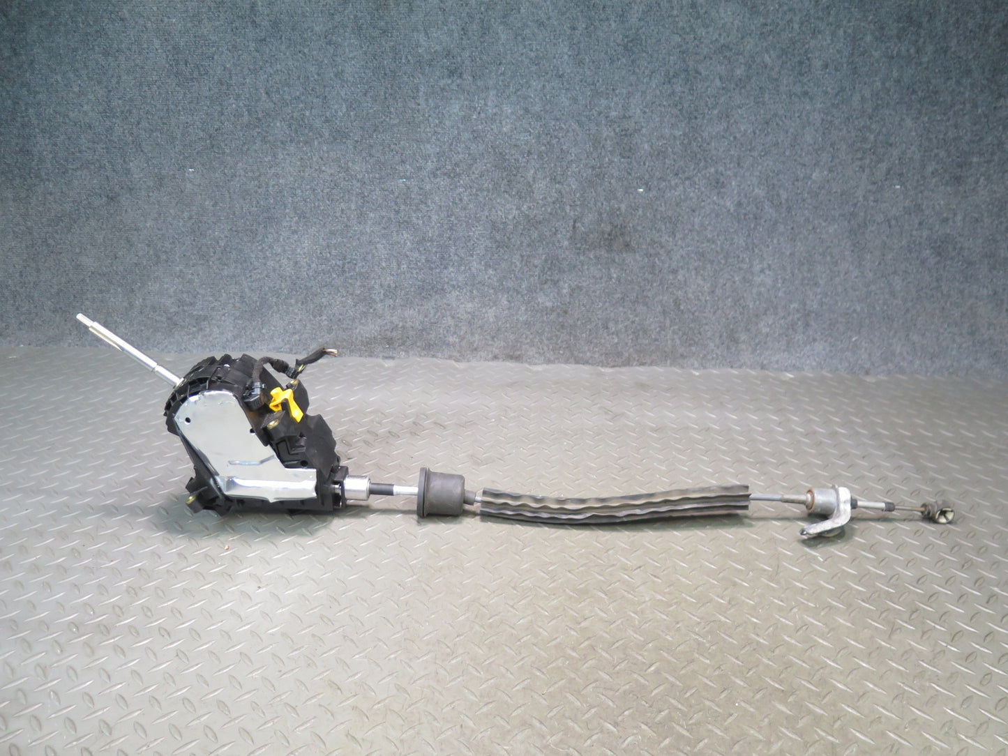 2011-2018 Porsche Cayenne 958 Automatic Transmission Gear Shifter w Cable