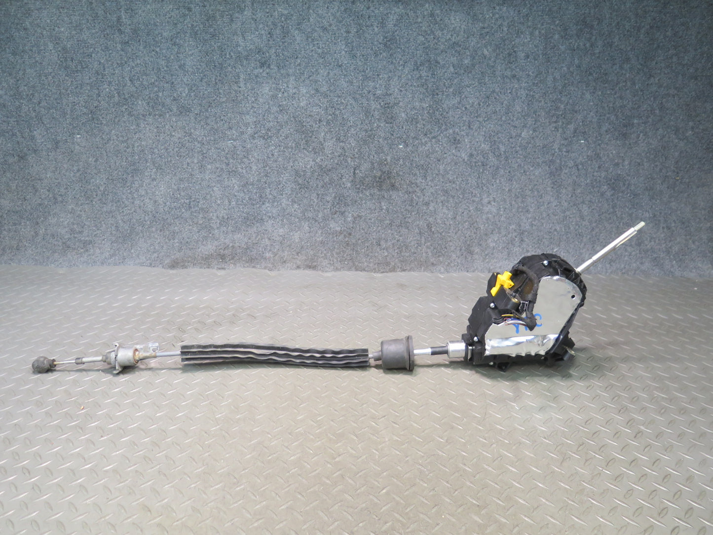 2011-2018 Porsche Cayenne 958 Automatic Transmission Gear Shifter w Cable