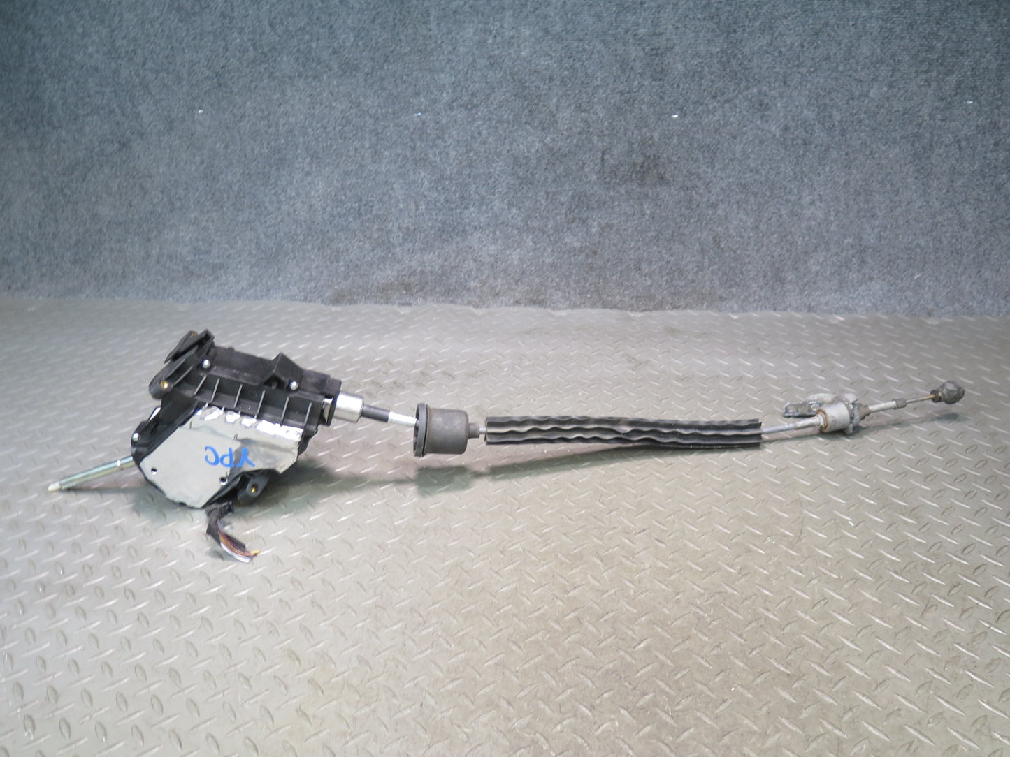 2011-2018 Porsche Cayenne 958 Automatic Transmission Gear Shifter w Cable