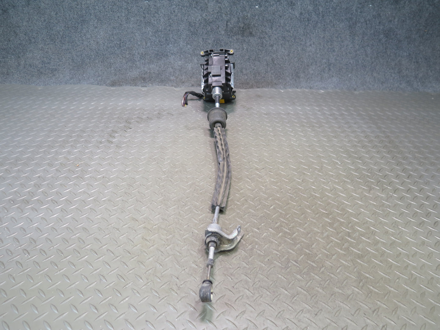 2011-2018 Porsche Cayenne 958 Automatic Transmission Gear Shifter w Cable