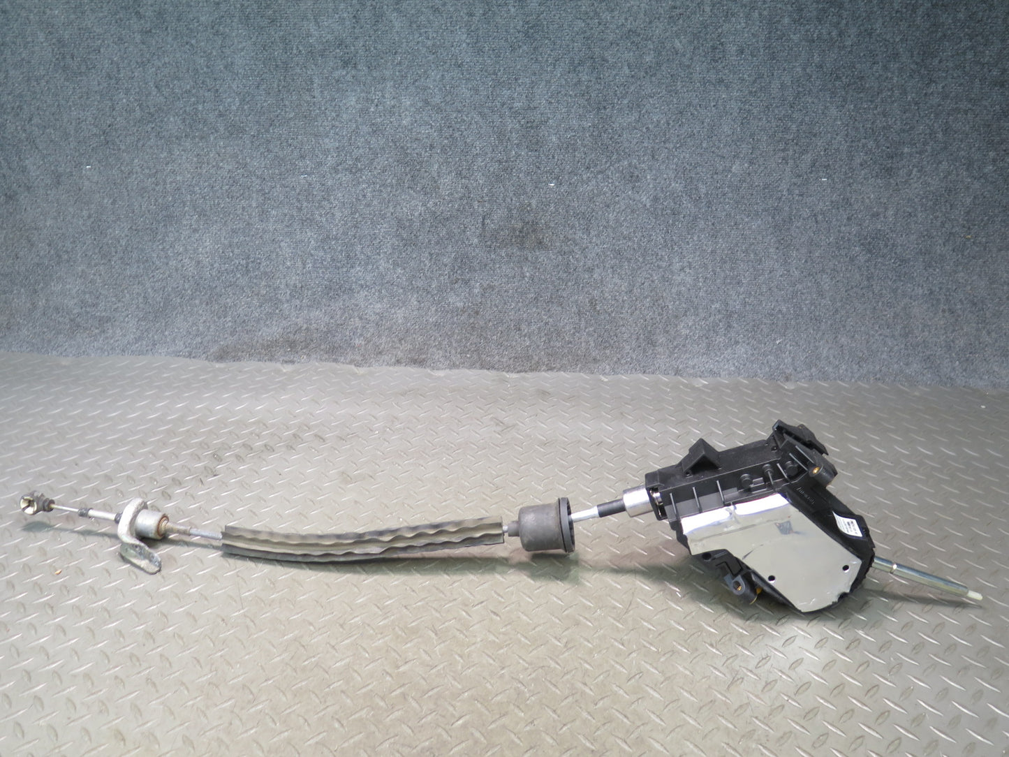 2011-2018 Porsche Cayenne 958 Automatic Transmission Gear Shifter w Cable