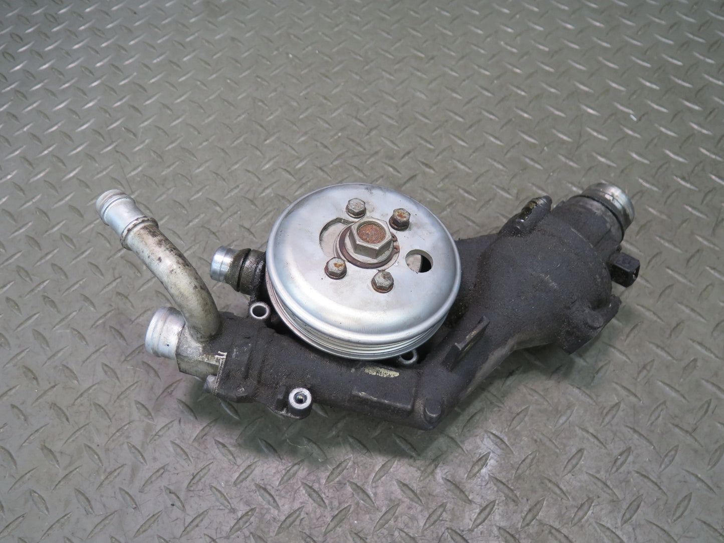 2015-2020 BMW F82 F83 M4 S55 Engine Coolant Water Pump Housing