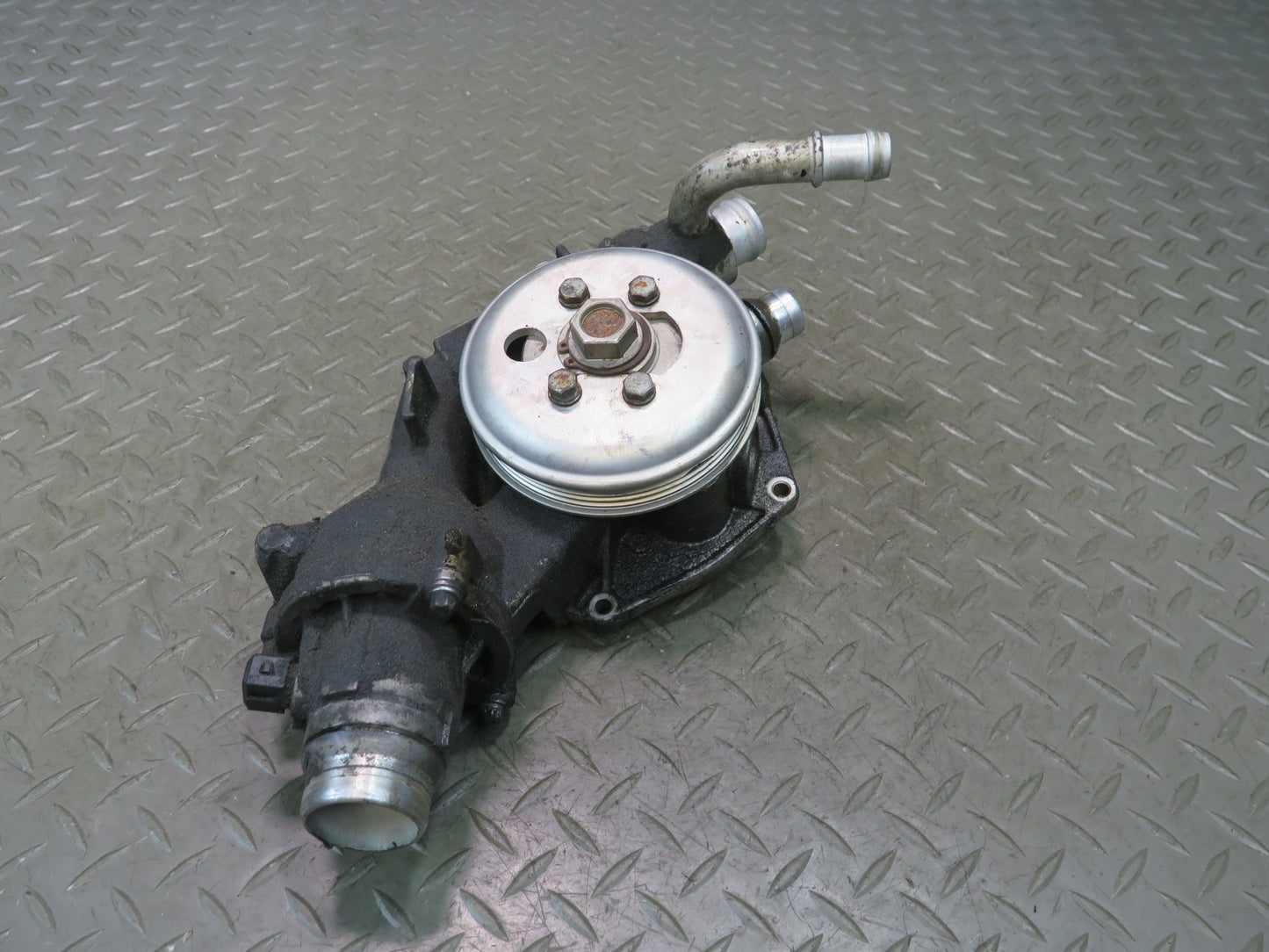 2015-2020 BMW F82 F83 M4 S55 Engine Coolant Water Pump Housing