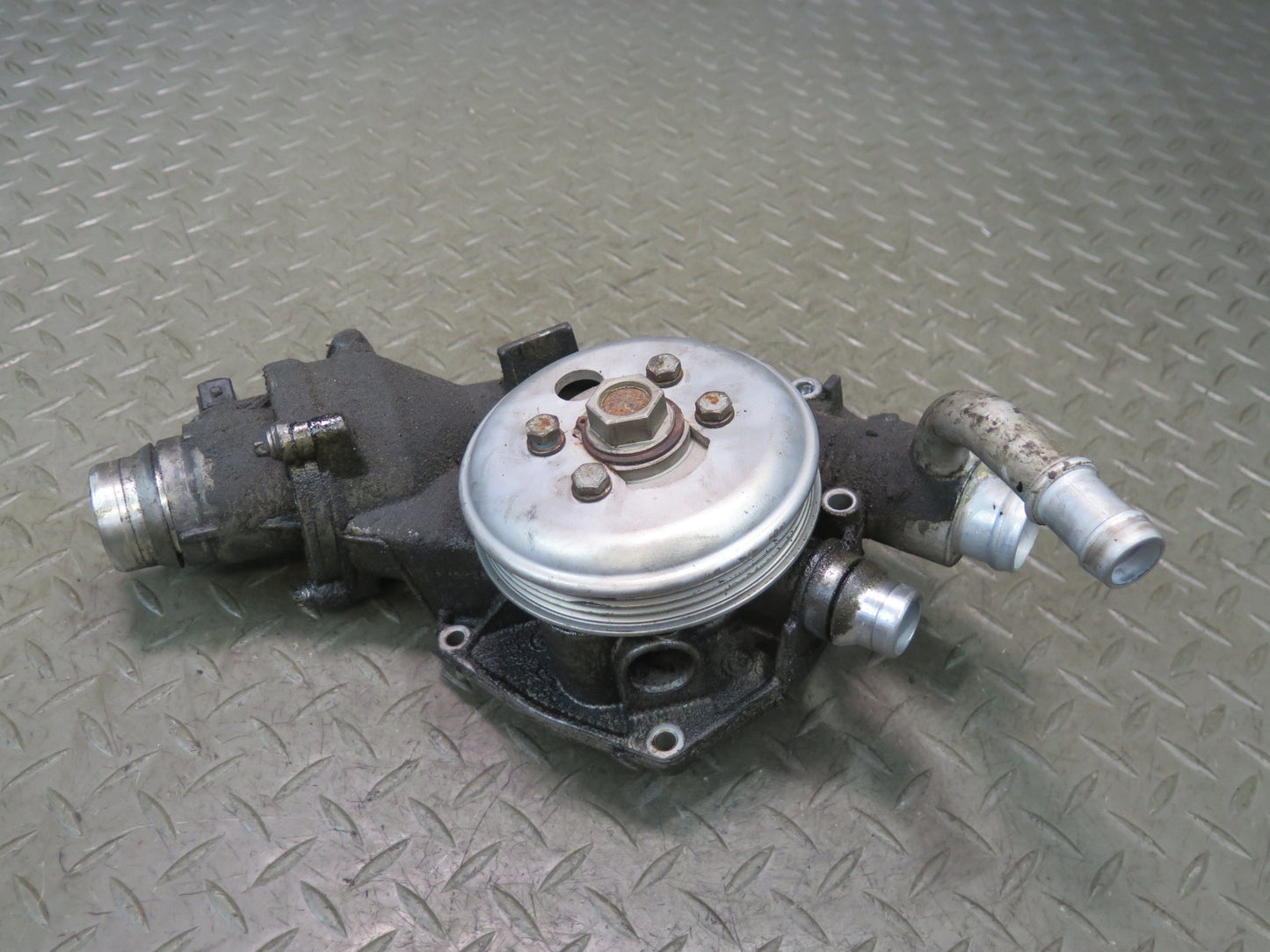 2015-2020 BMW F82 F83 M4 S55 Engine Coolant Water Pump Housing