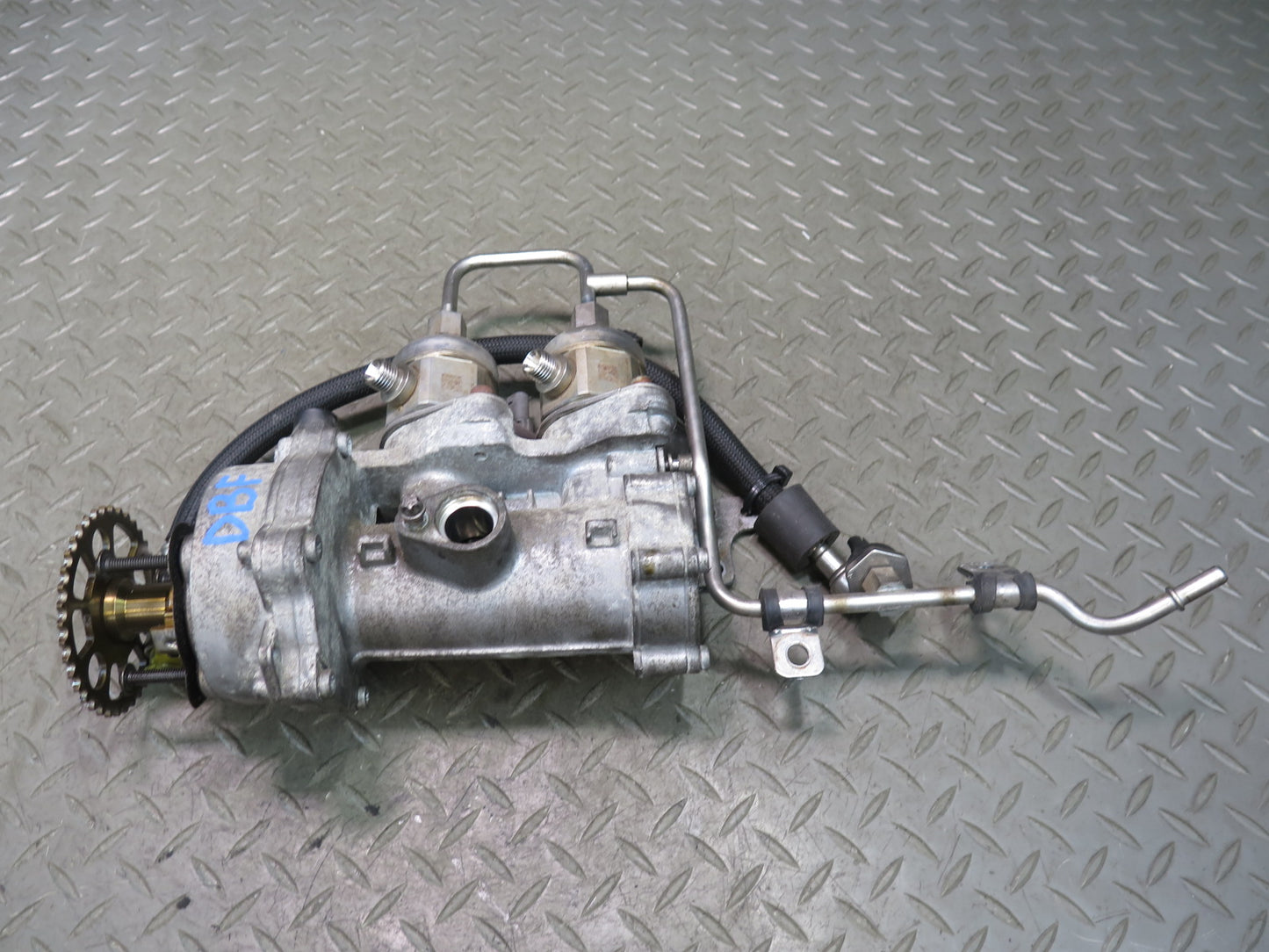 2015-2020 BMW F82 F83 M4 S55 Engine High Pressure Fuel & Vacuum Pump W/ Line