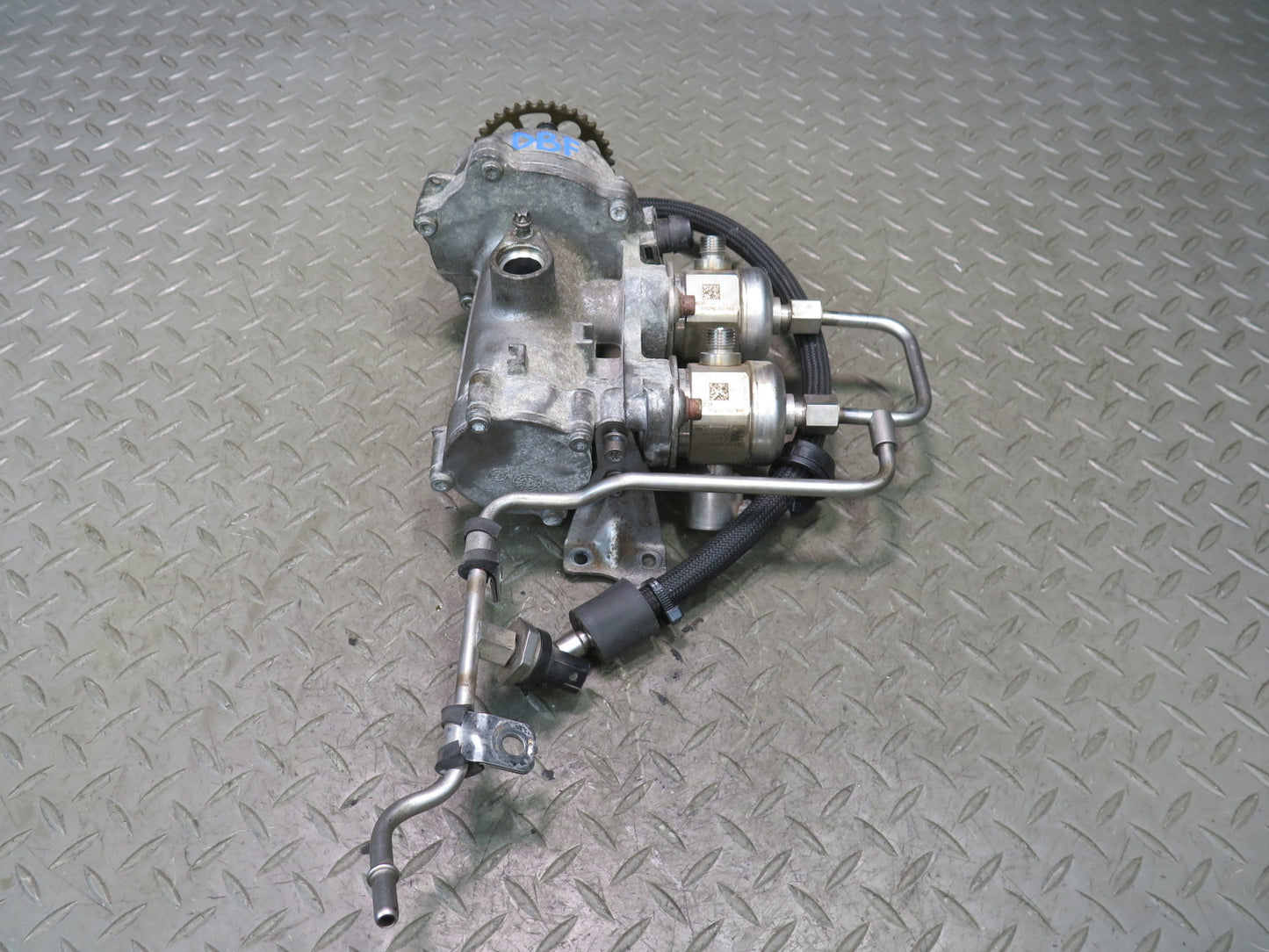 2015-2020 BMW F82 F83 M4 S55 Engine High Pressure Fuel & Vacuum Pump W/ Line