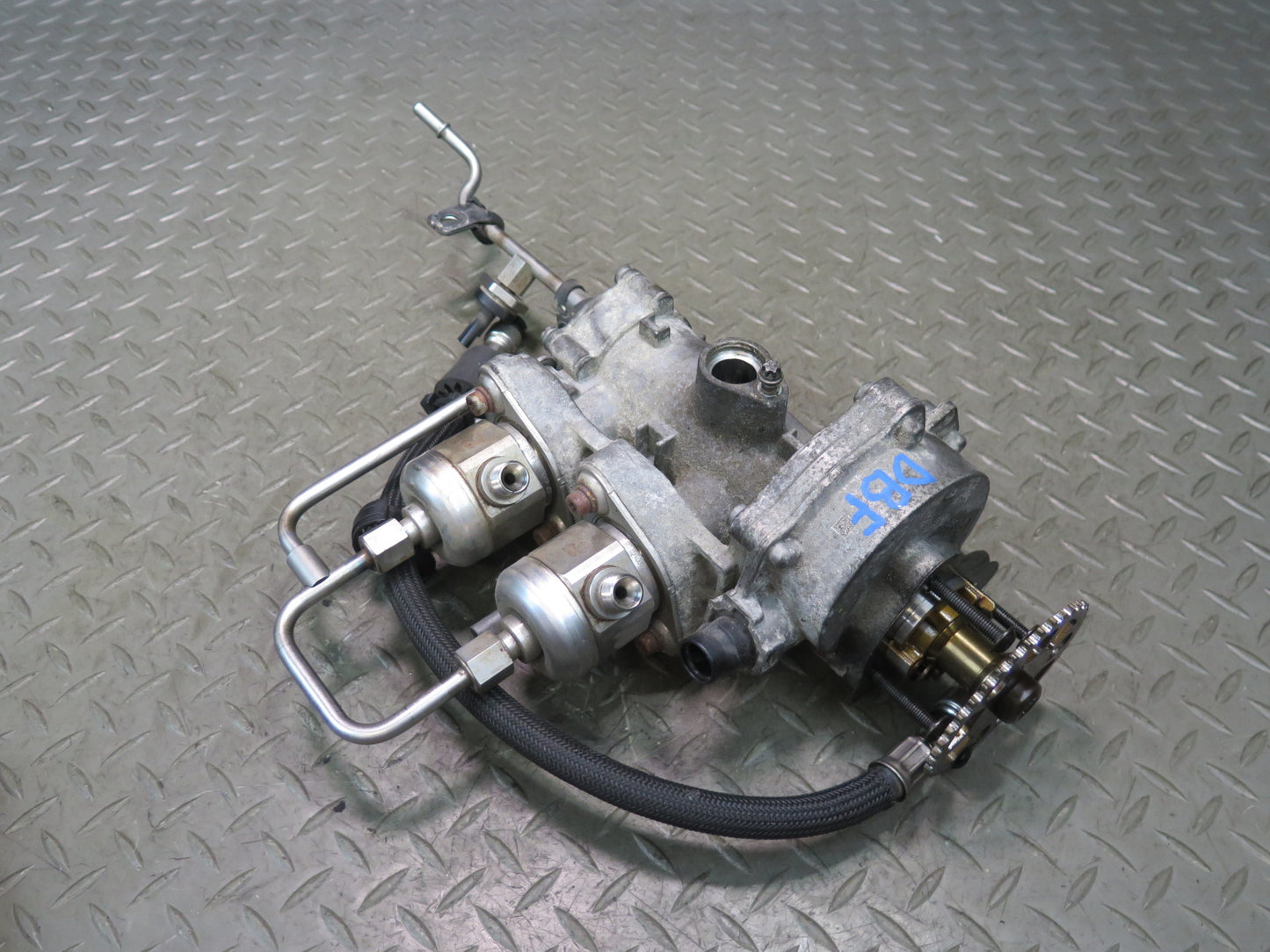 2015-2020 BMW F82 F83 M4 S55 Engine High Pressure Fuel & Vacuum Pump W/ Line