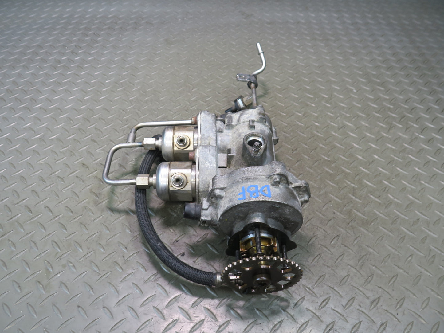 2015-2020 BMW F82 F83 M4 S55 Engine High Pressure Fuel & Vacuum Pump W/ Line