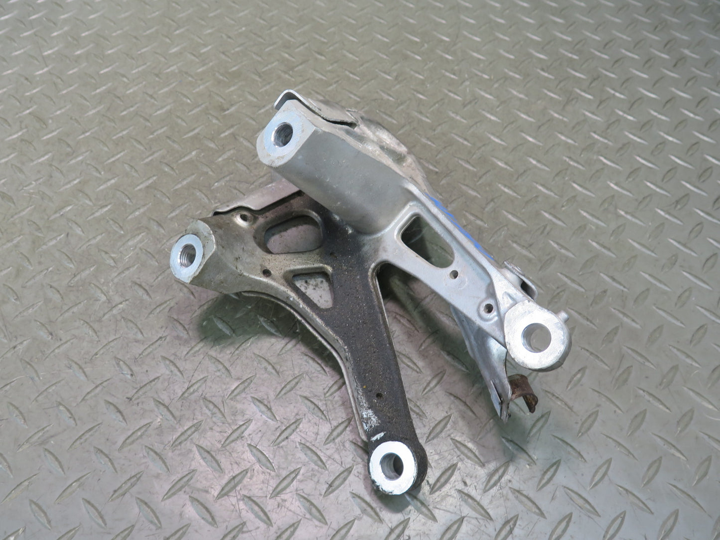 2015-2020 BMW F82 F83 M4 S55 Engine Right Support Mount Bracket