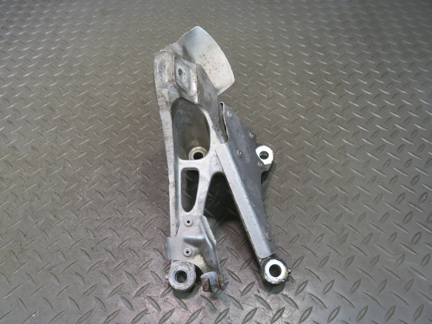 2015-2020 BMW F82 F83 M4 S55 Engine Right Support Mount Bracket