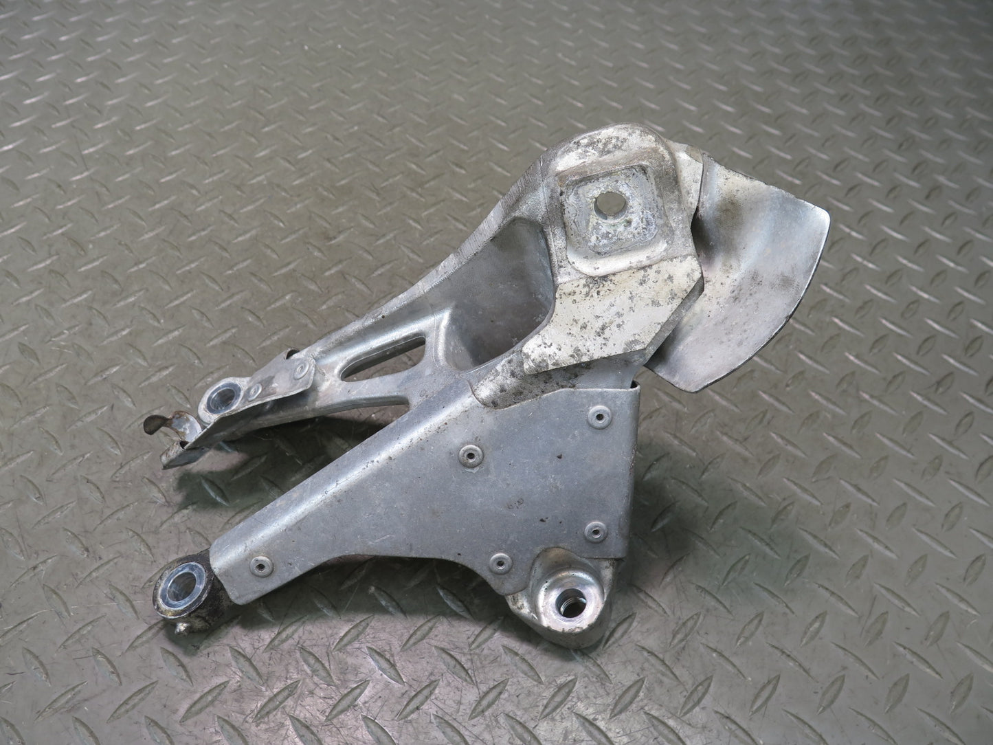 2015-2020 BMW F82 F83 M4 S55 Engine Right Support Mount Bracket