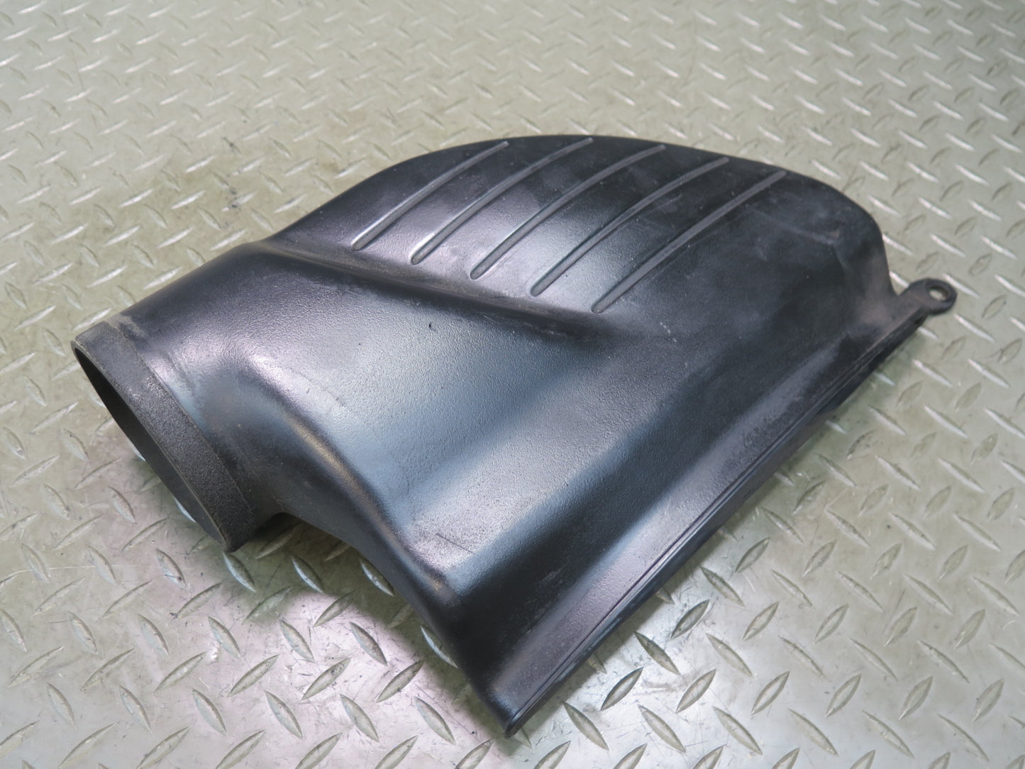 01-05 Lexus JCE10L IS300 Air Intake Cleaner Filter Box Hose Duct 17751-46140 OEM