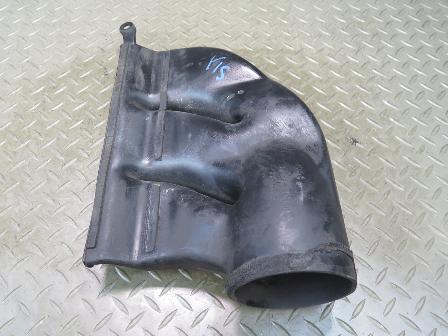 01-05 Lexus JCE10L IS300 Air Intake Cleaner Filter Box Hose Duct 17751-46140 OEM