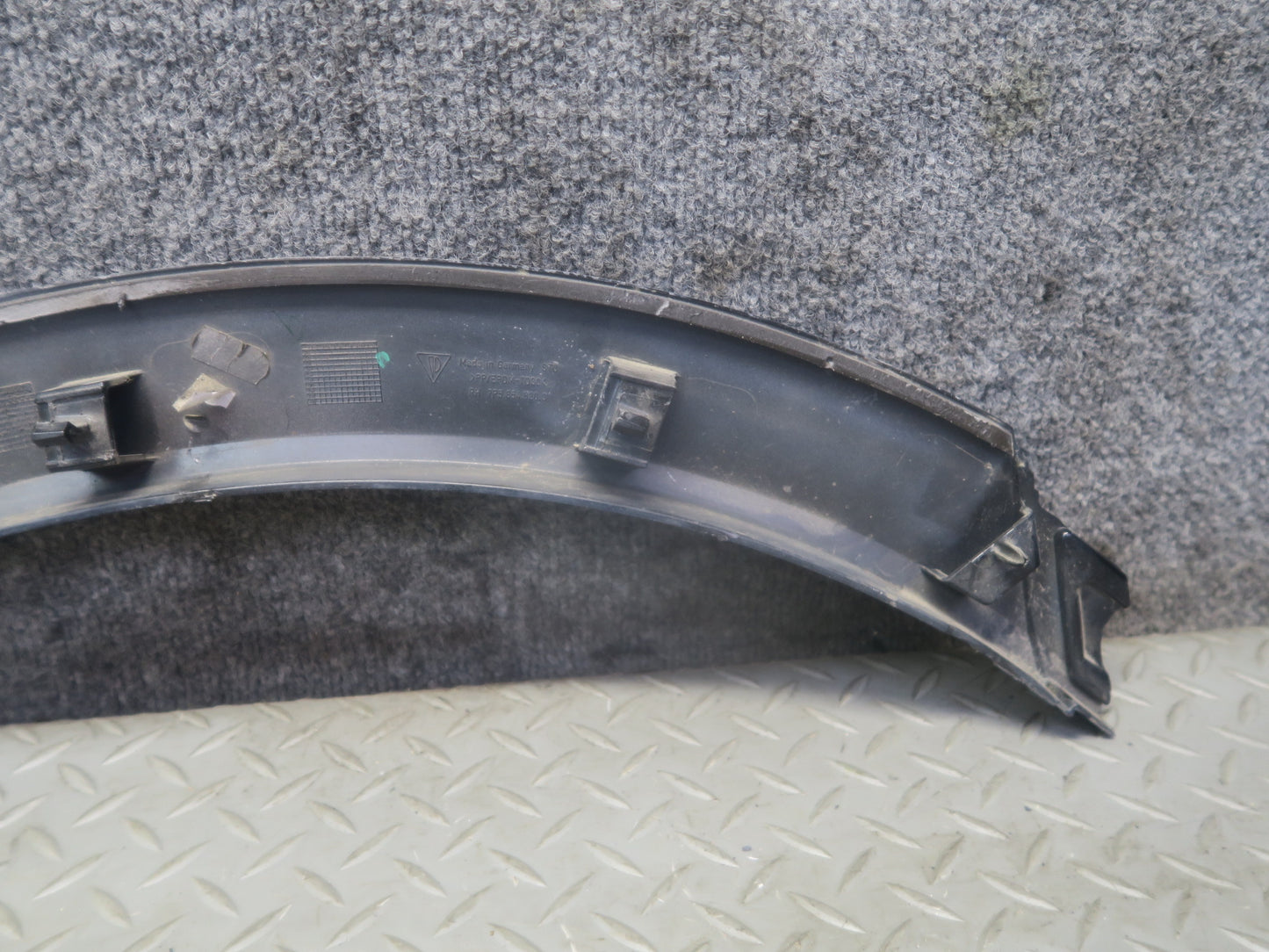 2013-2014 Porsche Cayenne 958 GTS Front Right Wheel Arch Fender Flare Molding