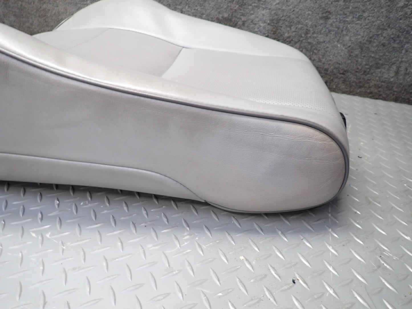 01-05 Lexus JCE10L IS300 Front Right Seat Upper Backrest Leather Cushion OEM