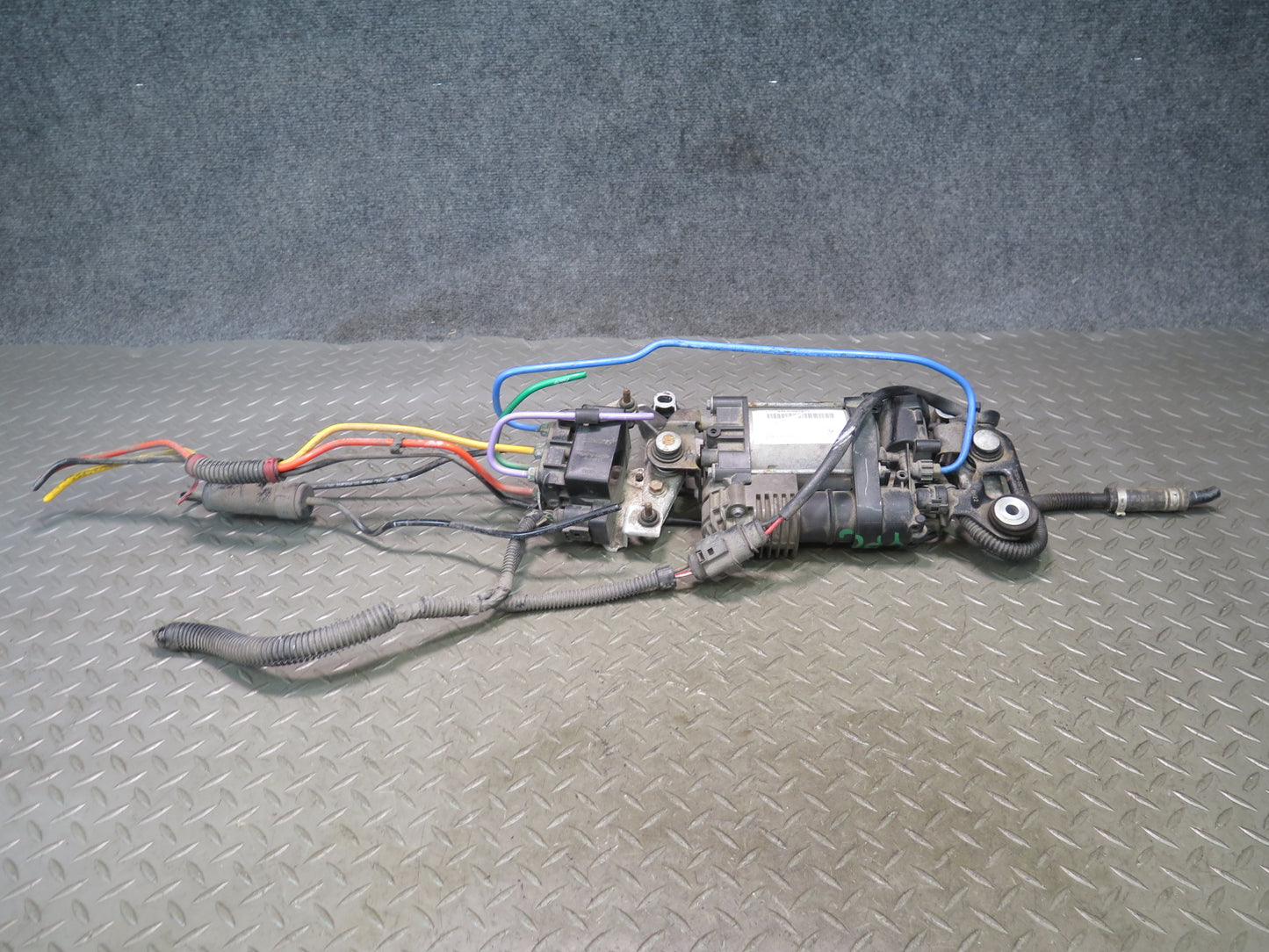 2011-2018 Porsche Cayenne 958 Air Suspension Compressor Pump 7P0698007B