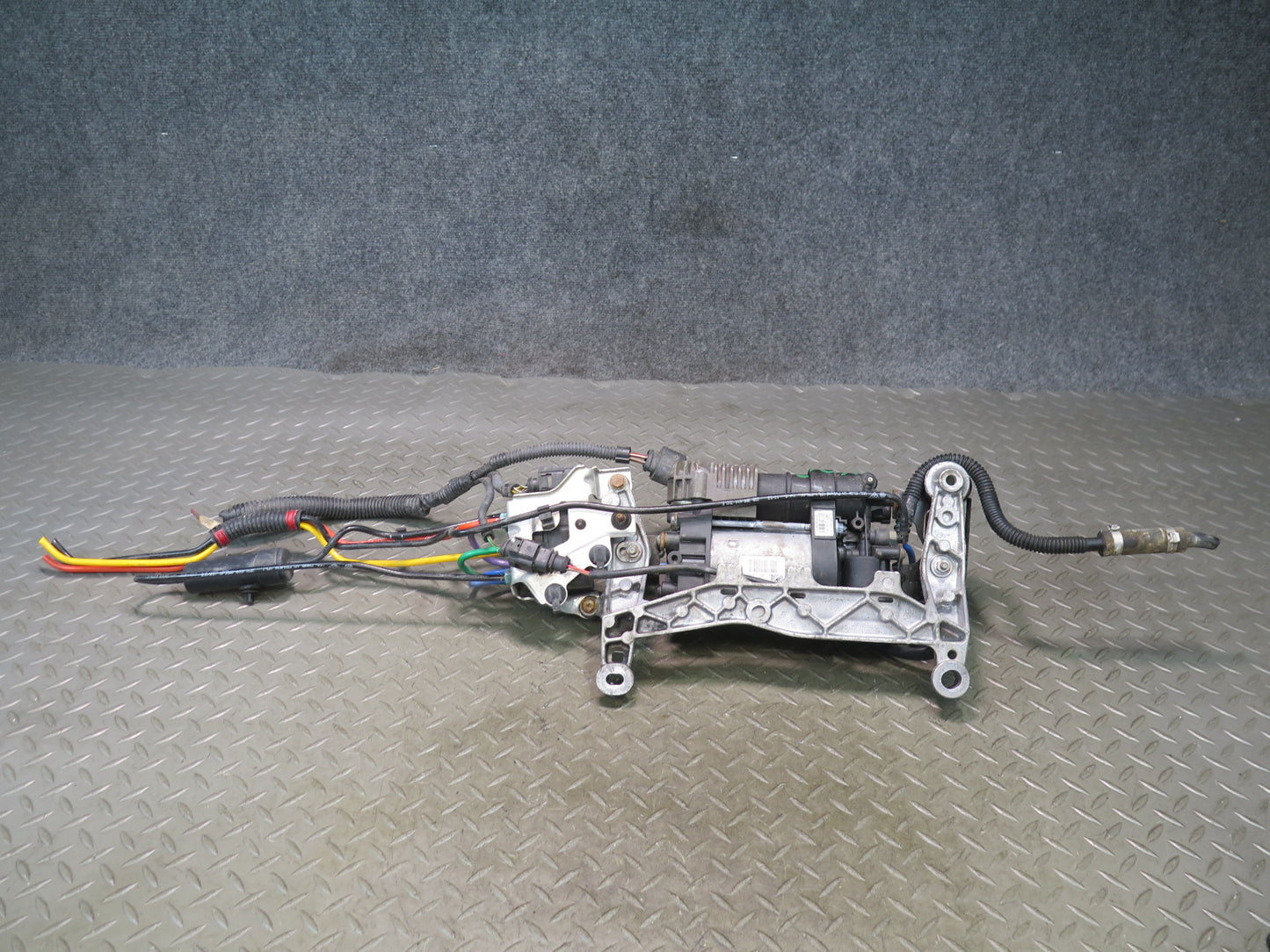 2011-2018 Porsche Cayenne 958 Air Suspension Compressor Pump 7P0698007B