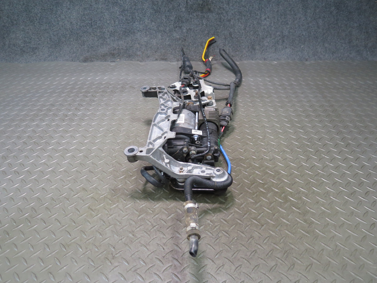 2011-2018 Porsche Cayenne 958 Air Suspension Compressor Pump 7P0698007B