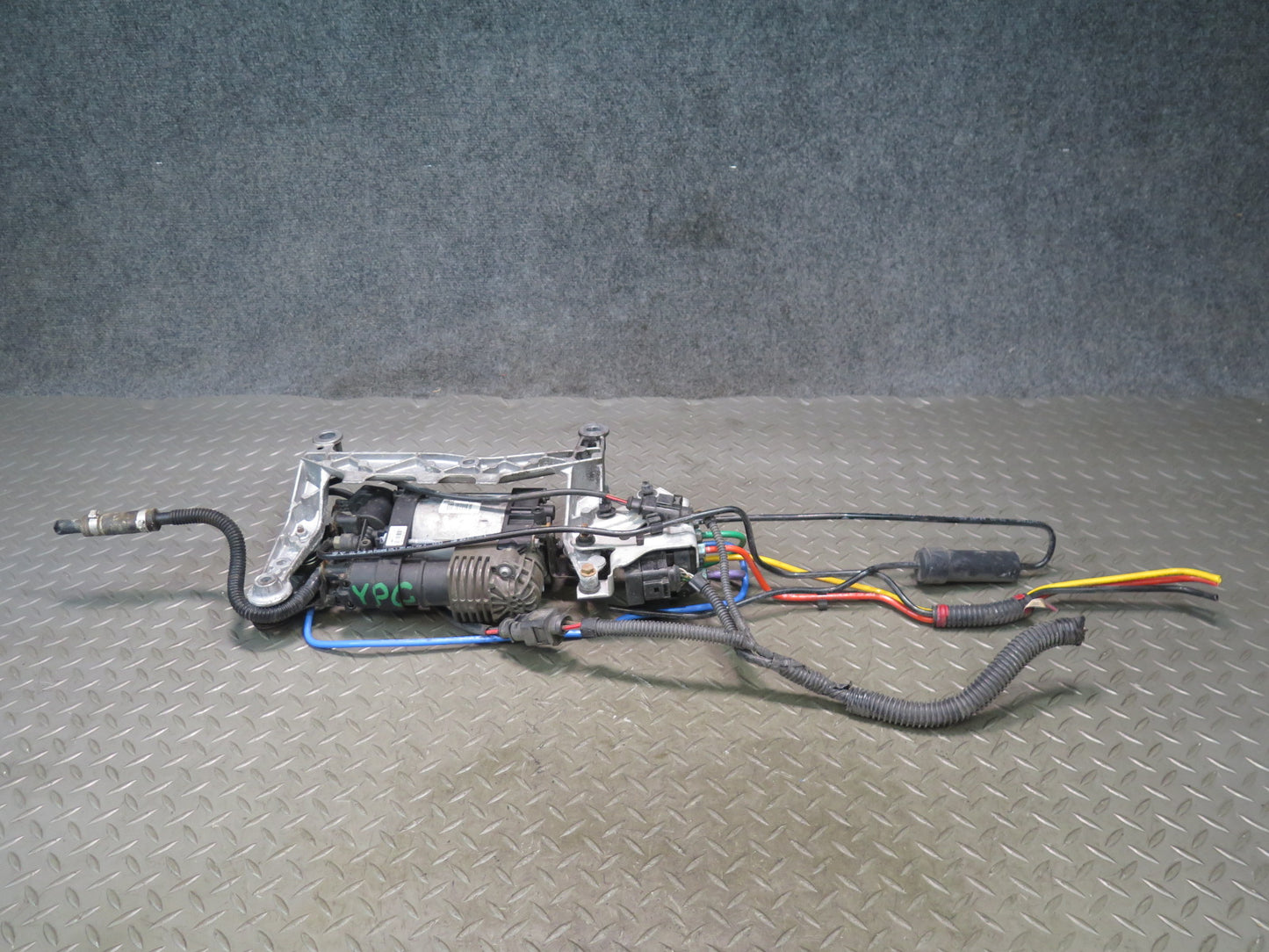 2011-2018 Porsche Cayenne 958 Air Suspension Compressor Pump 7P0698007B