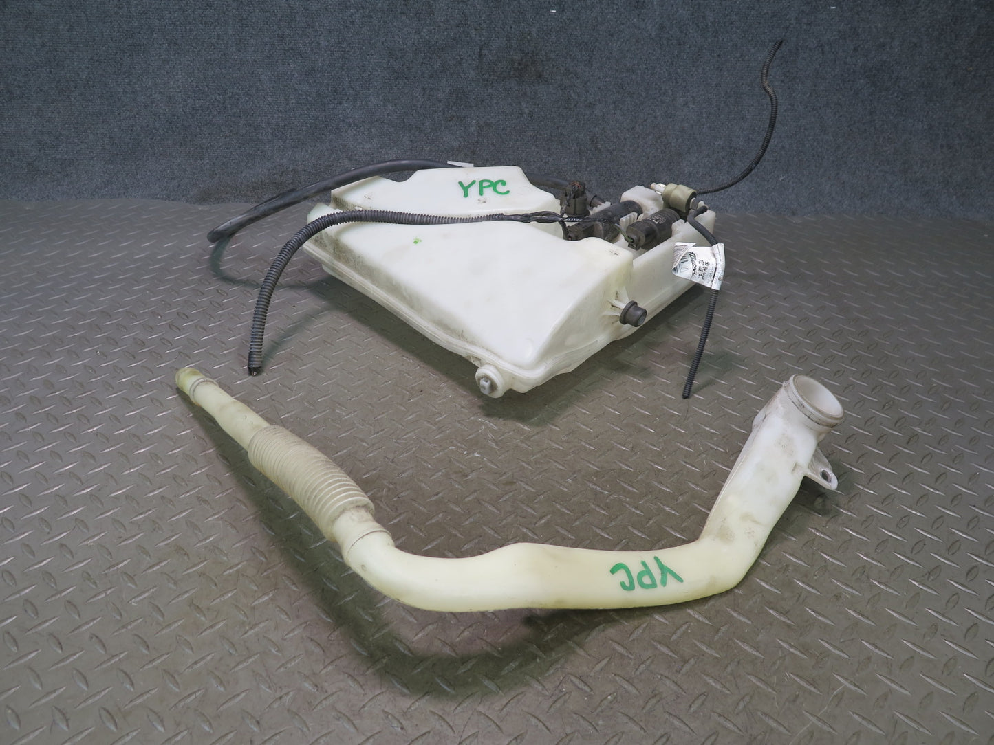 2011-2018 Porsche Cayenne 958 Windshield Washer Fluid Reservoir Tank w Pump